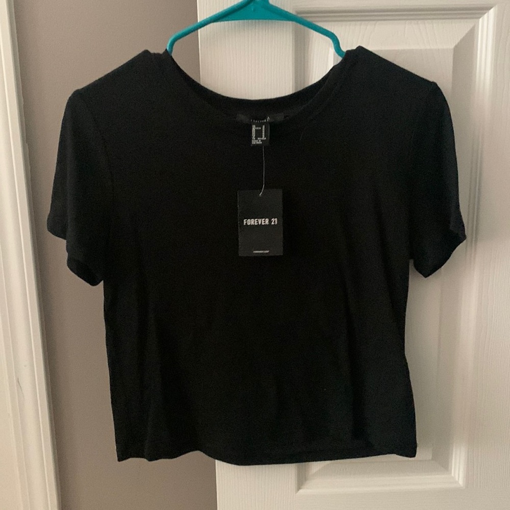 Medium, black crop top from forever 21 with tag still on!